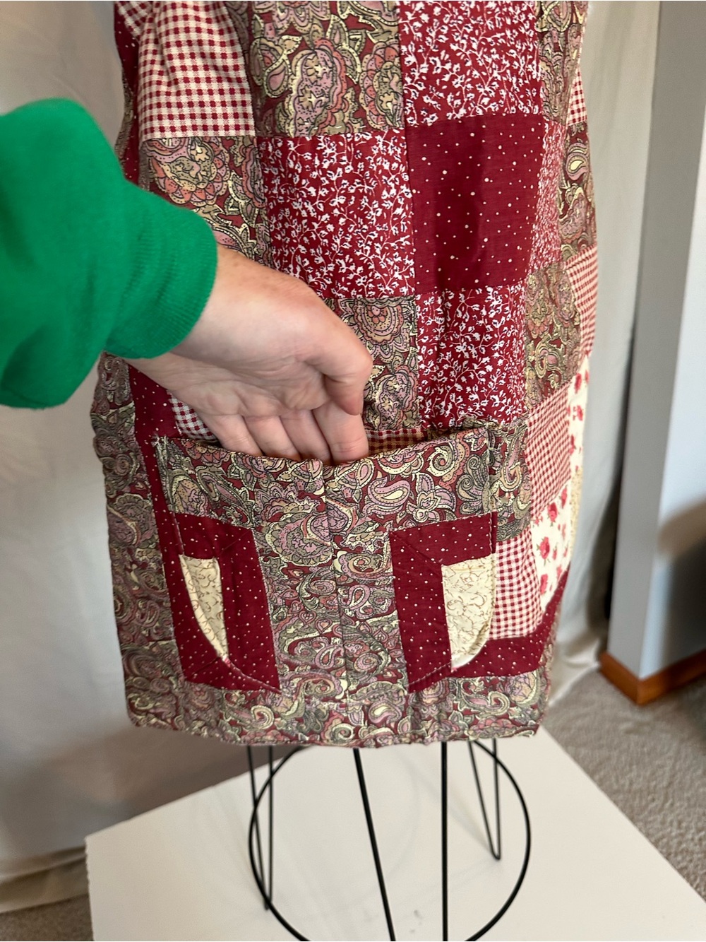 Hand Crafted Apron Burgundy & Cream Patchwork Quilted drawstring victorian heart - Picture 6 of 9